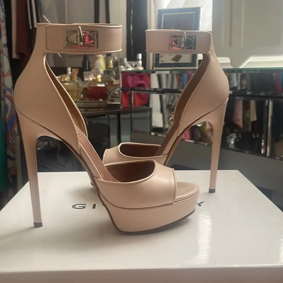 Givenchy powder rose pink shark tooth platform sandal - Picture 7 of 12